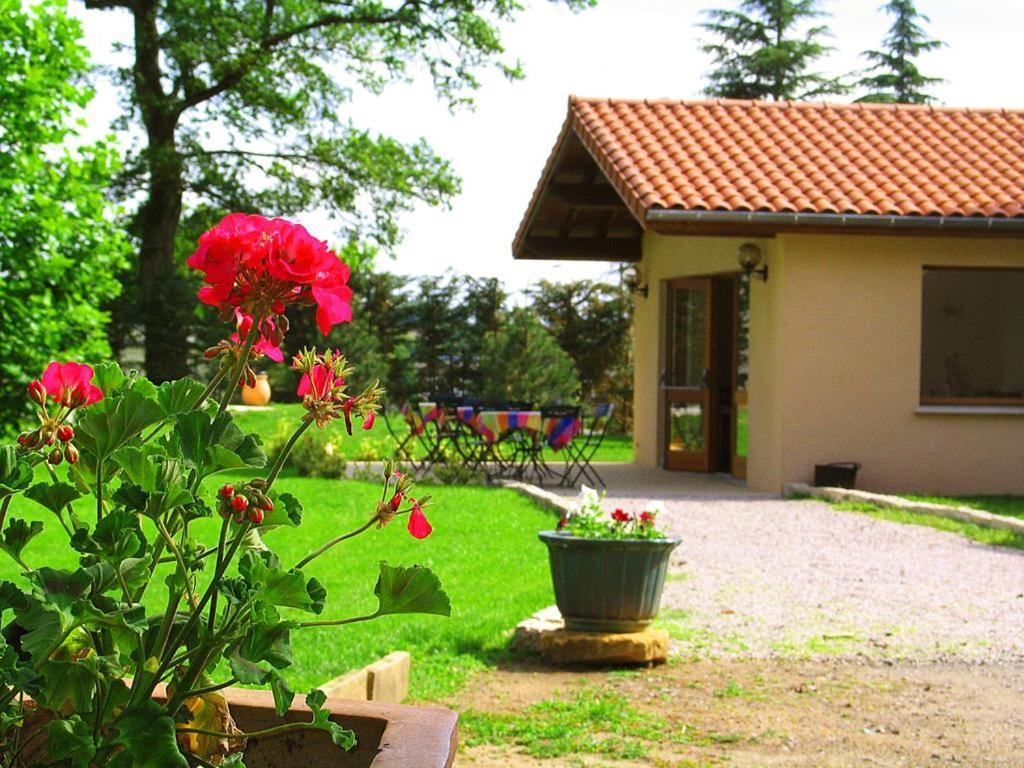 Hotel Etesia Feurs Buitenkant foto