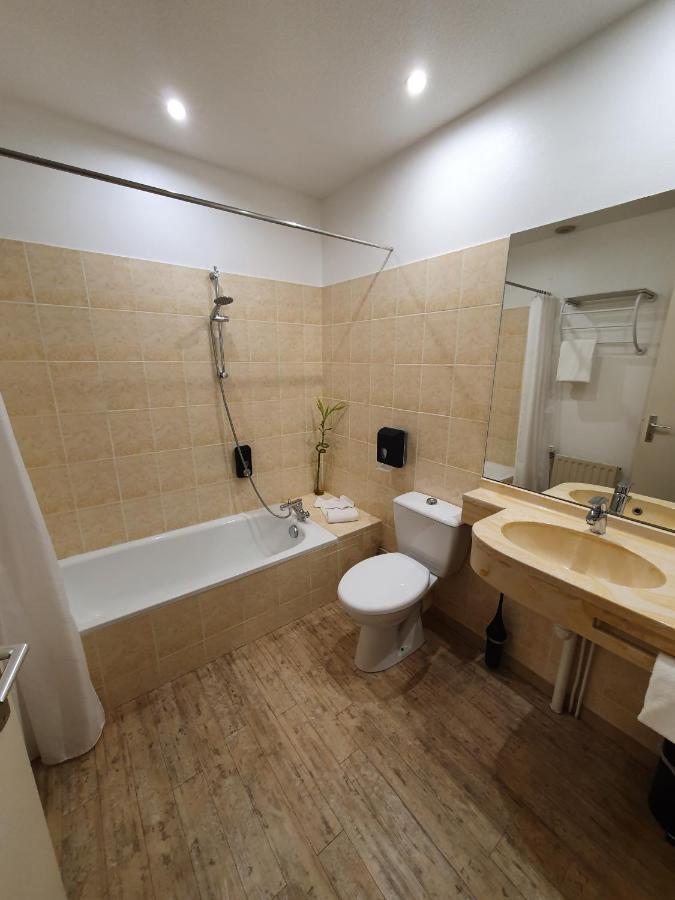 Hotel Etesia Feurs Buitenkant foto